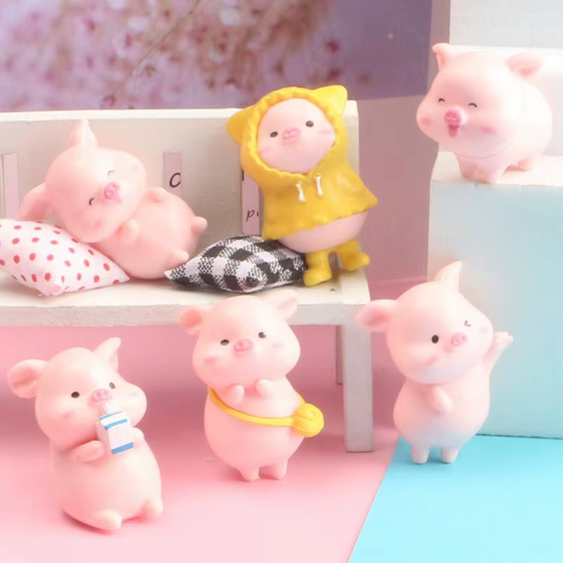 Miniature Resin Pig Cake Toppers Water Resistant Multi-Purpose Vivid Cute Pig Fi